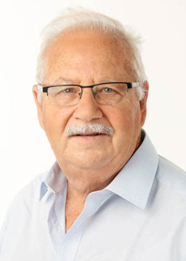 צילום פנים של פרופסור שמעון גפשטיין​